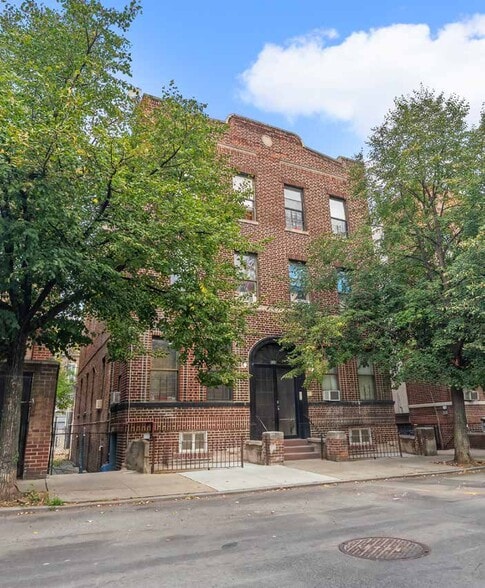More Photos Of 129 Tapscott St, Brooklyn Apartments For Sale