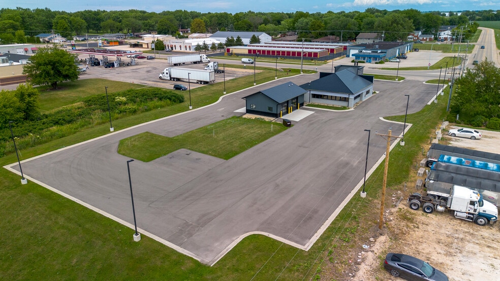 More Photos Of 1010 251 Hwy, Rochelle Office For Sale