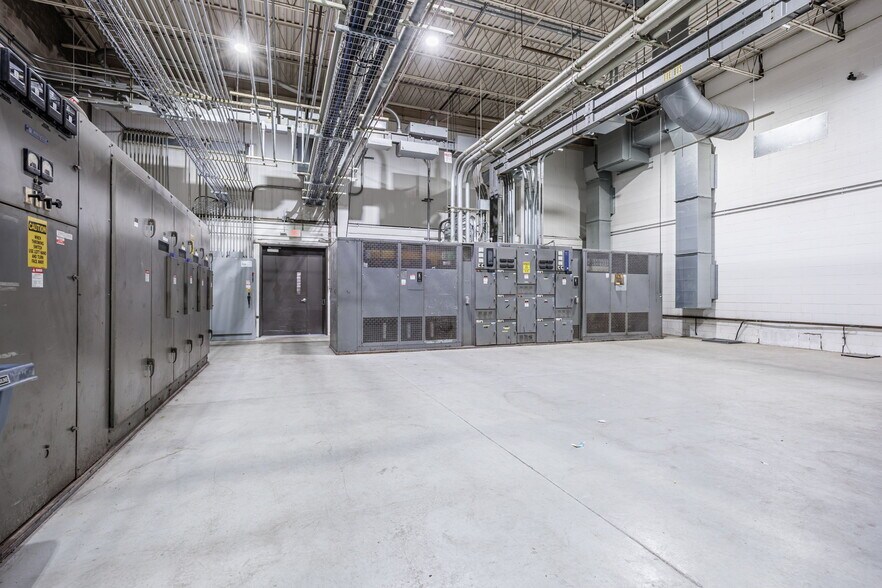 More Photos Of 815 Whitney Rd W, Fairport Warehouse For Lease