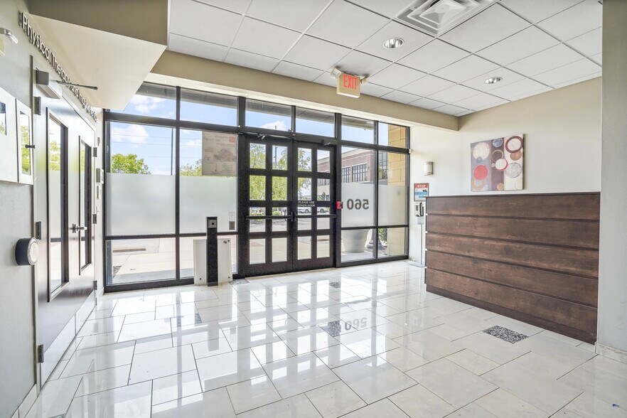 More Photos Of 560 N Cleveland Ave, Westerville Medical For Lease