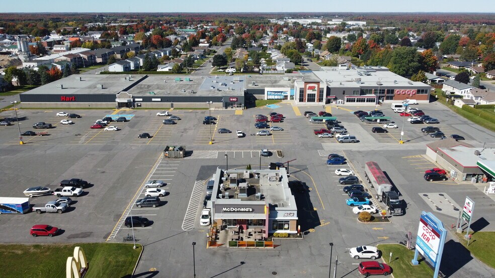 Primary Photo Of 1971 Rue Bilodeau, Plessisville General Retail For Lease