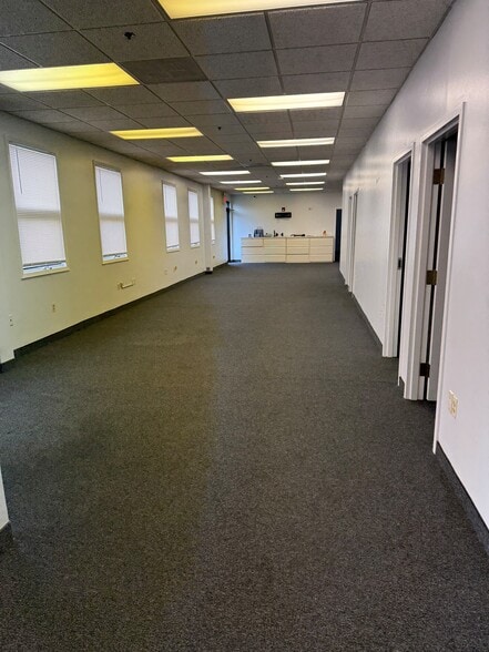 More Photos Of 565 Green Ln, Union Township Distribution For Lease