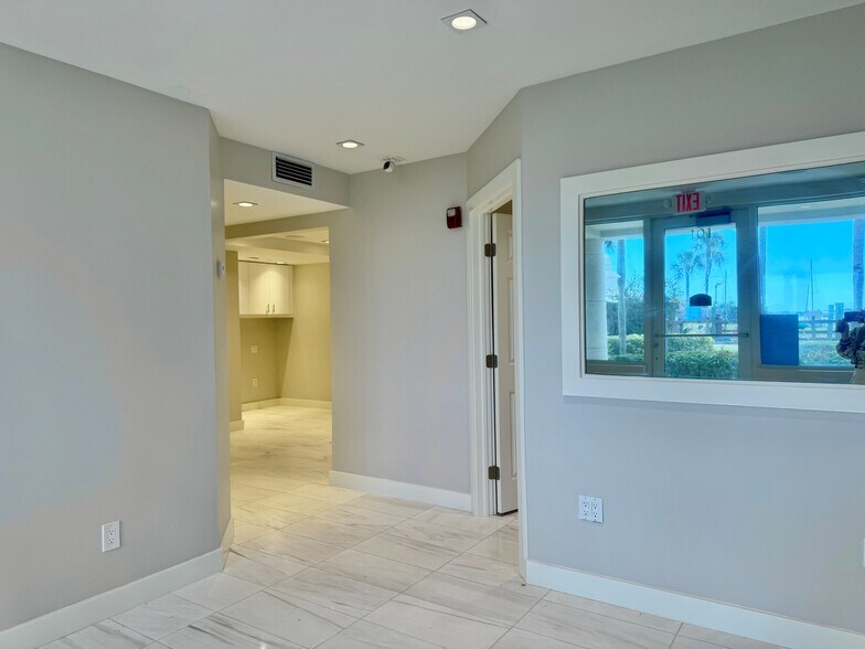 More Photos Of 1001 10th Ave S, Naples Office Residential For Sale