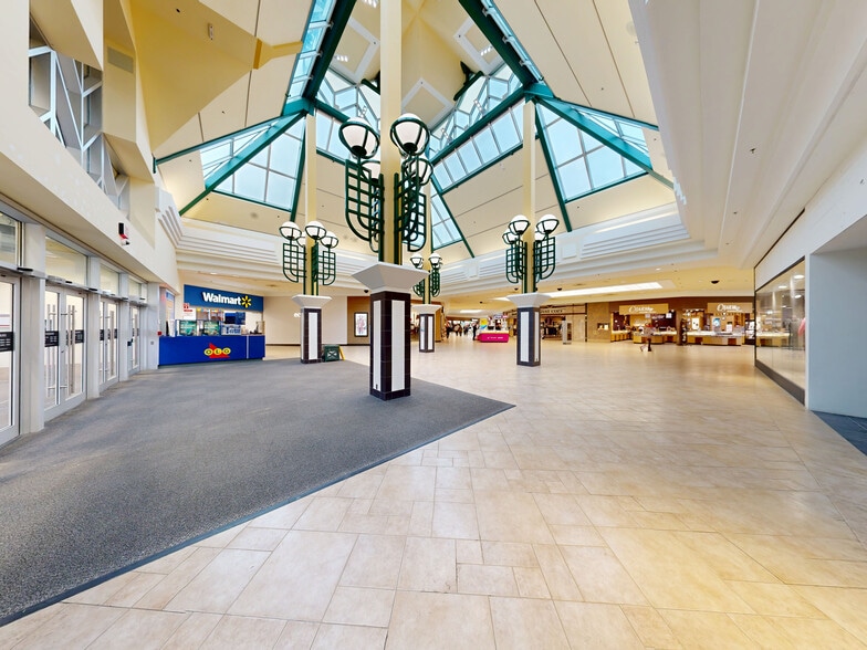 More Photos Of 1500 Fisher St, North Bay General Retail For Lease