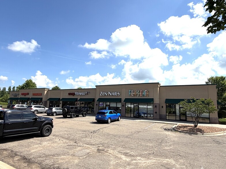 Primary Photo Of 1004-1020 NW Gateway Dr, Chaska Unknown For Lease