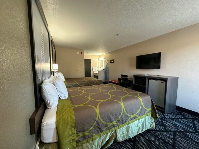 More Photos Of 12312 Highway 165, Kinder Hotel For Sale