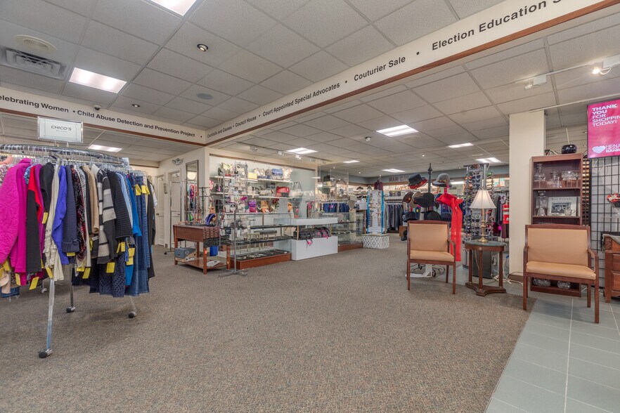 More Photos Of 295 N Lindbergh Blvd, Saint Louis Freestanding For Sale