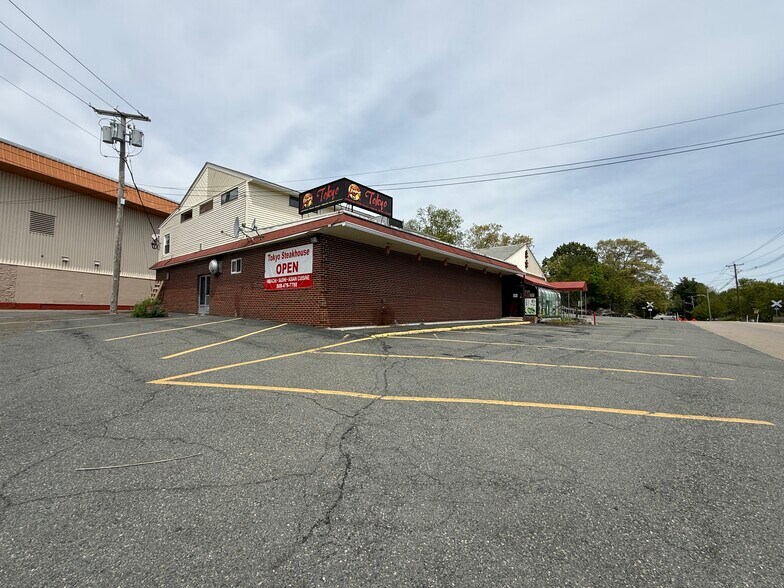 More Photos Of 121 Depot St, Milford Restaurant For Sale