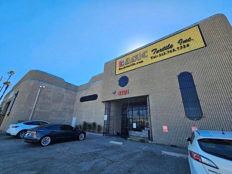 More Photos Of 4121 S Alameda St, Los Angeles Warehouse For Lease