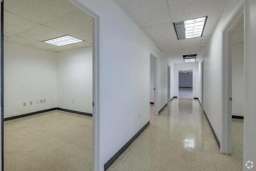 More Photos Of 20 Willow Springs Cir, York Warehouse For Sale