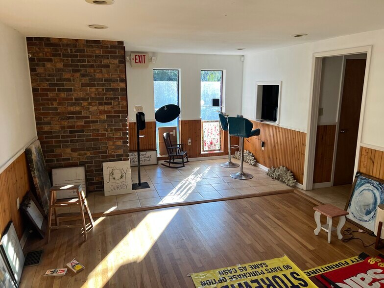 More Photos Of 12409 Curley St, San Antonio Loft Creative Space For Sale