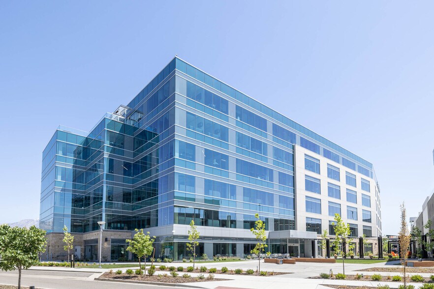 More Photos Of 433 Ascension Way, Murray Office For Lease