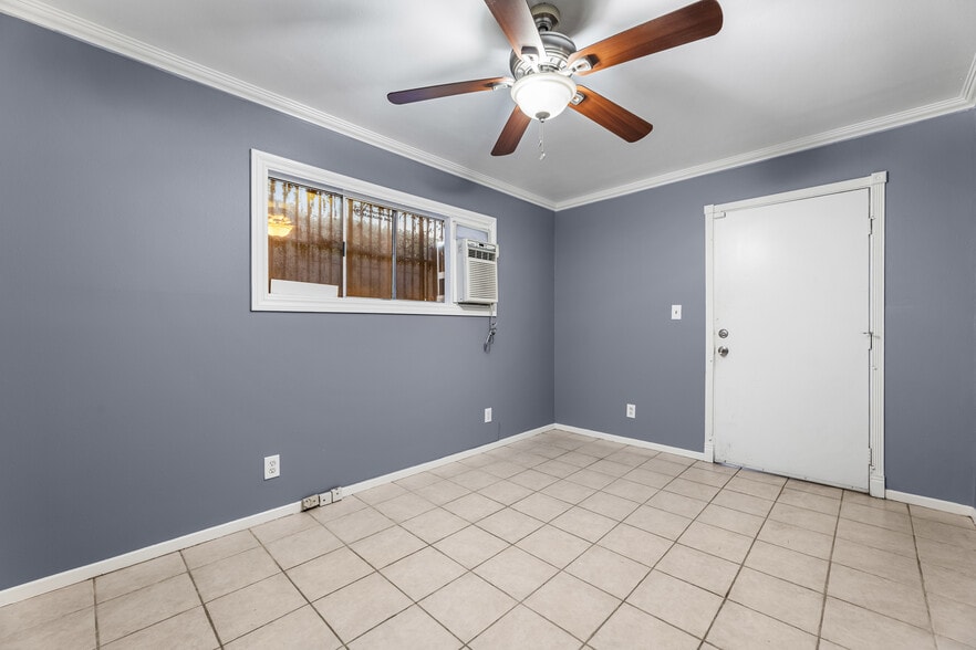 More Photos Of 15131 Illinois Ave, Paramount Warehouse For Sale