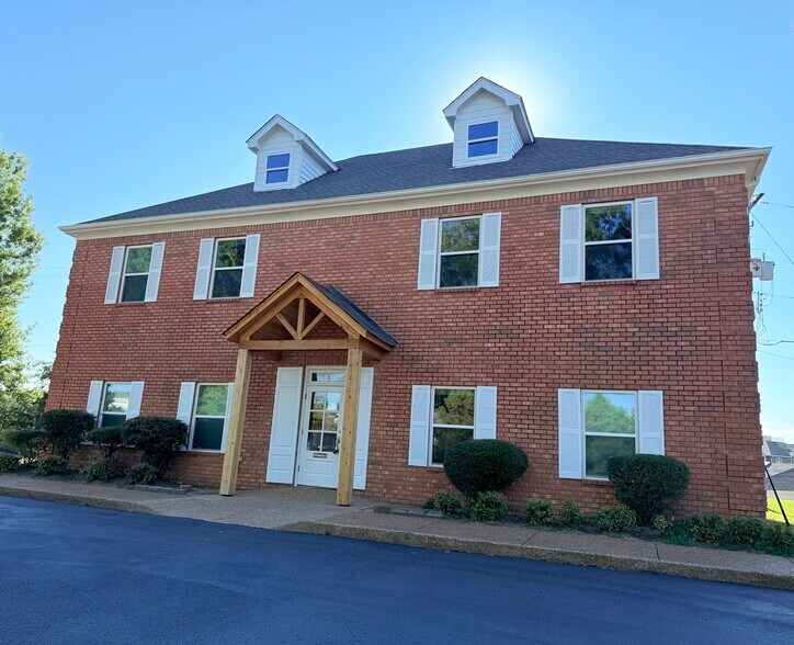 More Photos Of 2820 Summer Oaks Dr, Bartlett Office For Sale