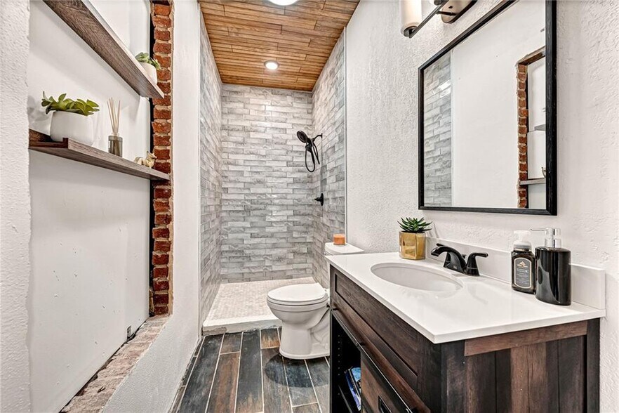 More Photos Of 510 E Madison Ave, Berryville Religious Facility For Sale