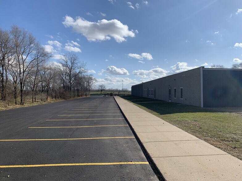 More Photos Of 2104 International Ln, Madison Light Distribution For Lease