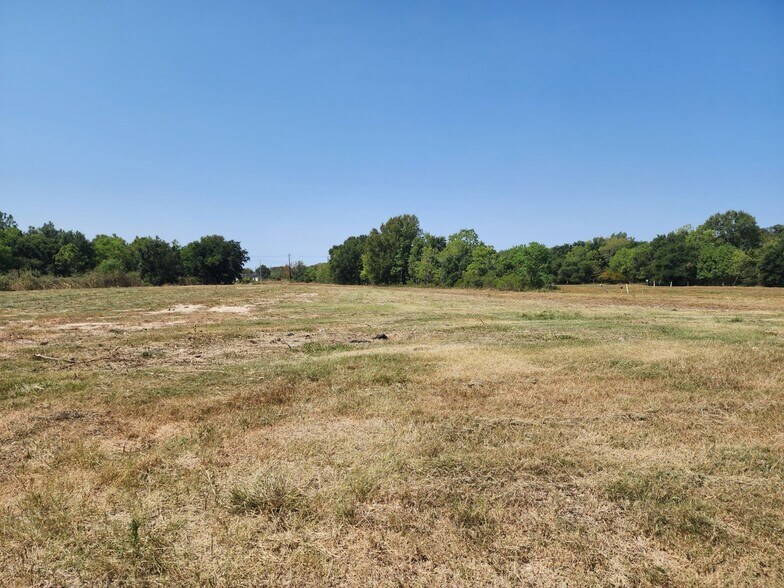 More Photos Of 8050 Red Bluff Rd, Pasadena Freestanding For Sale