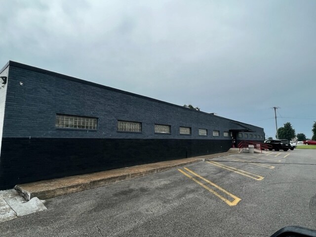 Primary Photo Of 1303 S Thompson St, Springdale Bowling Alley For Sale