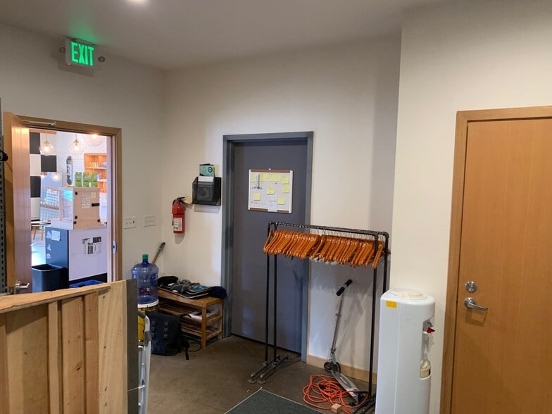 More Photos Of 1509 W 6th Ave, Eugene Freestanding For Lease
