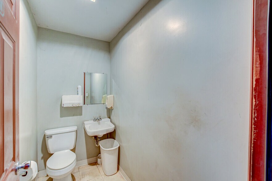 More Photos Of 1407 Charleston Hwy, Orangeburg Storefront Retail Office For Sale