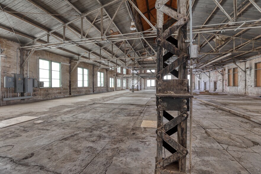 More Photos Of 1457 Coffeen, Sheridan Warehouse For Sale