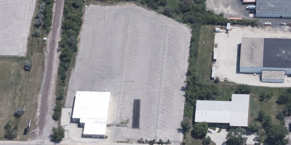 Primary Photo Of 6242 N 64th St, Milwaukee Truck Terminal For Lease