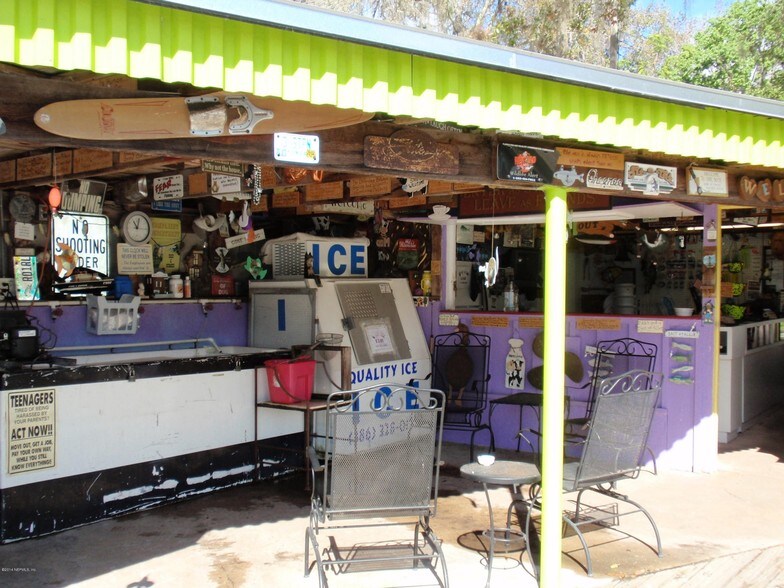 More Photos Of 217 Butler Dr, Satsuma Trailer Camper Park For Sale