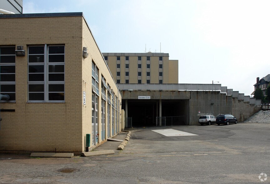 More Photos Of 140 High St, Springfield Medical For Lease
