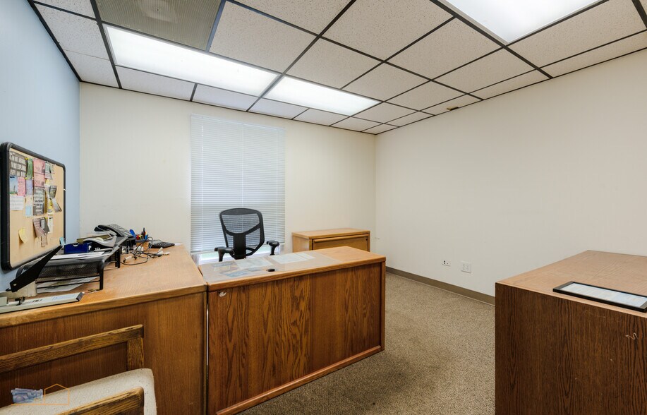 More Photos Of 1243 S Sherman Dr, Longmont Warehouse For Lease