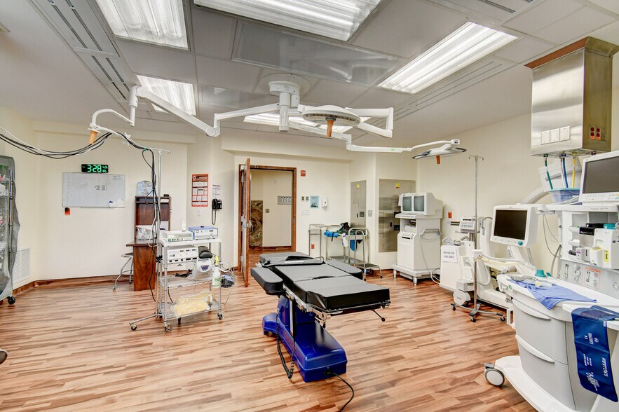 More Photos Of 2314 Seacrest Blvd, Boynton Beach Medical For Lease