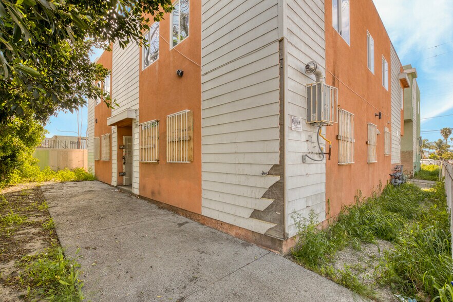 More Photos Of 6500 S Main St, Los Angeles Apartments For Sale