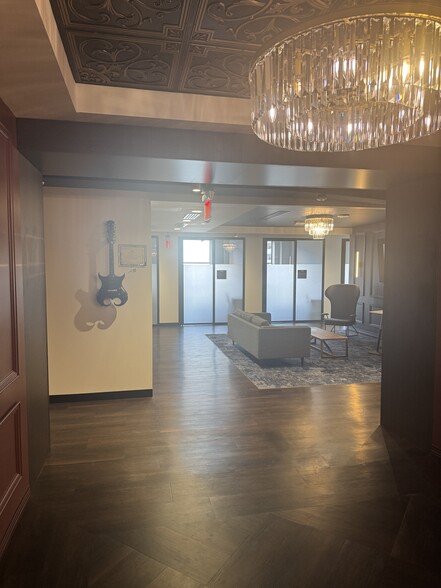 More Photos Of 159 4th Ave N, Nashville Office For Lease