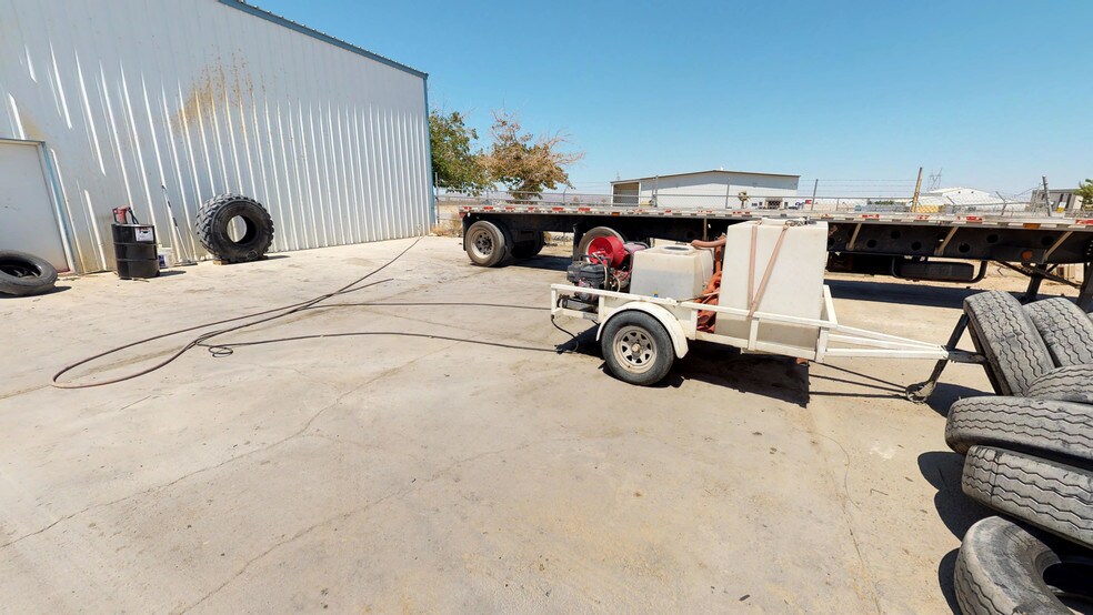 More Photos Of 9253 Cassia Rd, Adelanto Warehouse For Lease