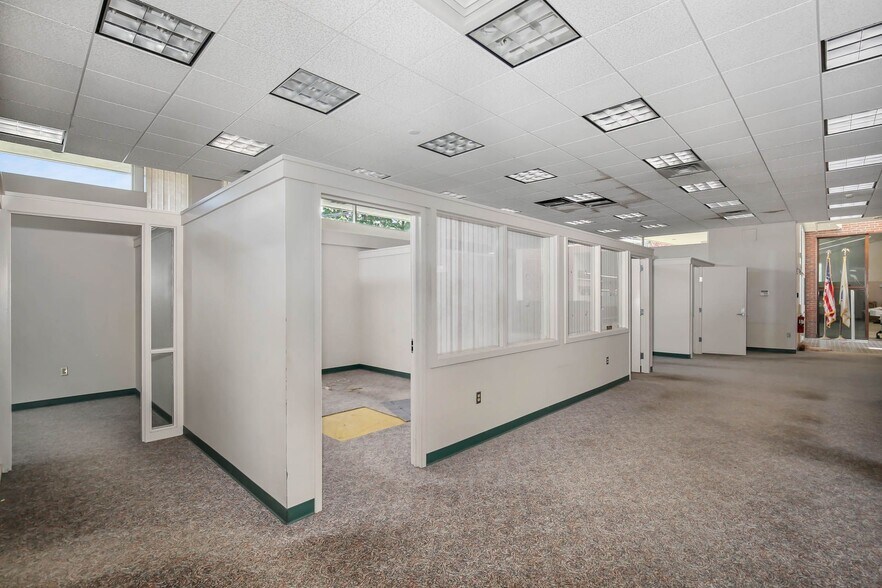 More Photos Of 1 N Main St, Webster Bank For Sale