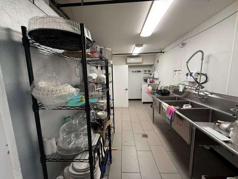 More Photos Of 8 Main St, Redding Storefront Retail Residential For Lease
