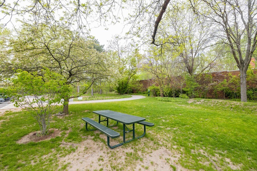 More Photos Of 1111 Bellevue St, Detroit Research And Development For Lease