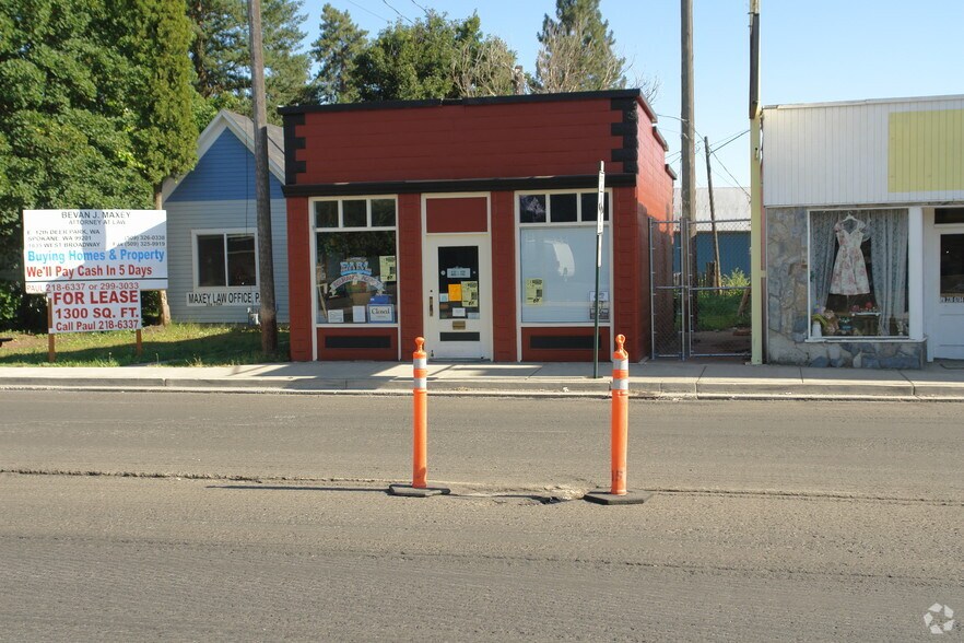 More Photos Of 10 E Crawford St, Deer Park Storefront Retail Office For Sale