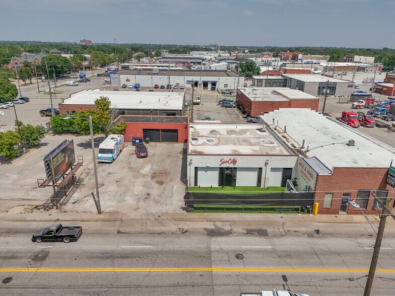 More Photos Of 130 N Washington Ave, Wichita General Retail For Sale