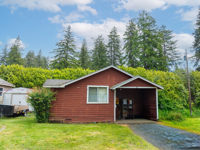 More Photos Of 498 W Central Blvd, Coquille Self Storage For Sale