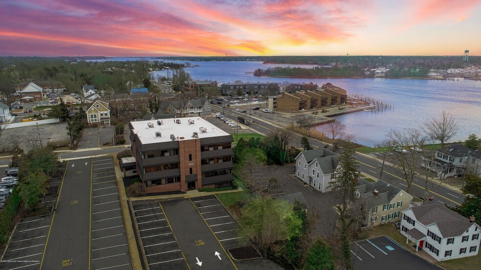 More Photos Of 10 Allen St, Toms River Office For Lease