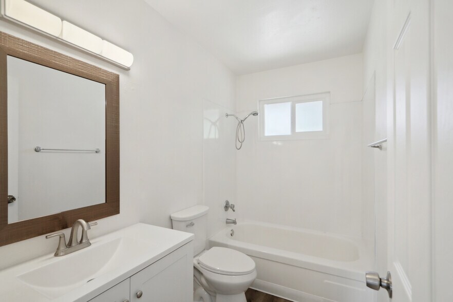 More Photos Of 2933 Eastern Ave, Sacramento Apartments For Sale