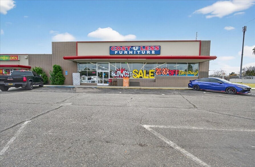 More Photos Of 4122-4150 E Clinton Ave, Fresno Unknown For Lease