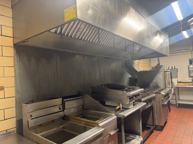 More Photos Of 188 Main St, Burlington Restaurant For Lease