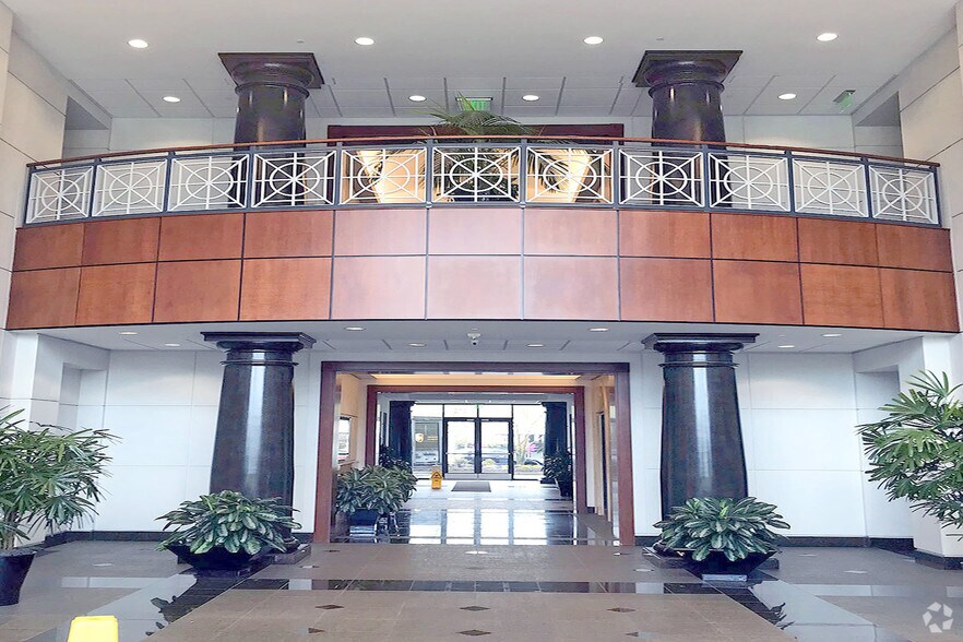 More Photos Of 272 Bendix Rd, Virginia Beach Unknown For Lease