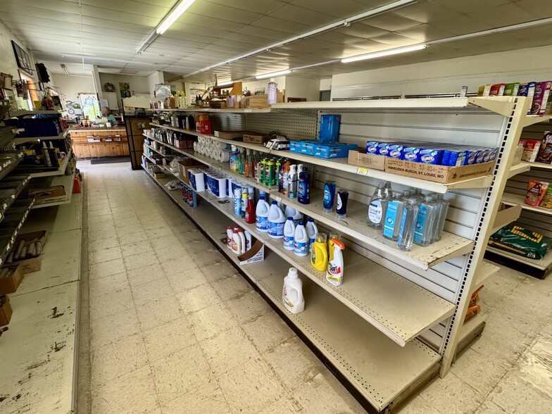 More Photos Of 40 Sherman st, Petrolia General Retail For Sale