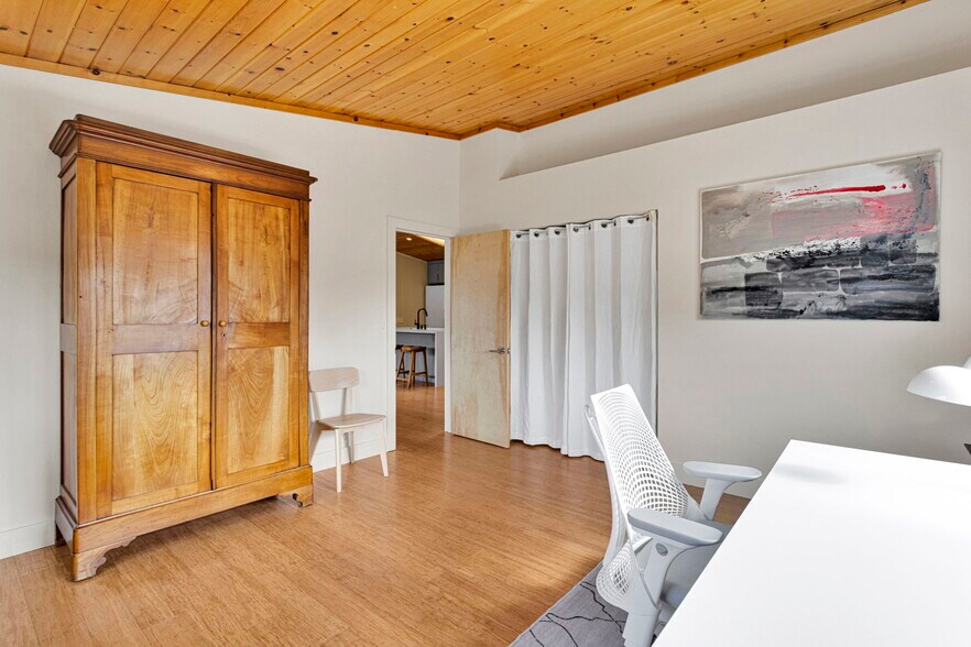 More Photos Of 614 W Fairway Blvd, Big Bear City Warehouse For Sale