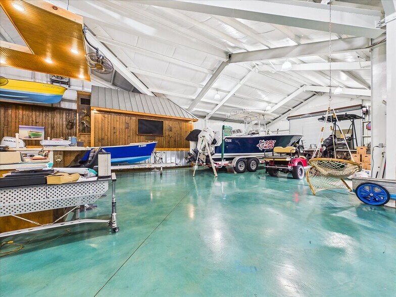 More Photos Of 100 Pilothouse Ct, Palatka Multifamily For Sale