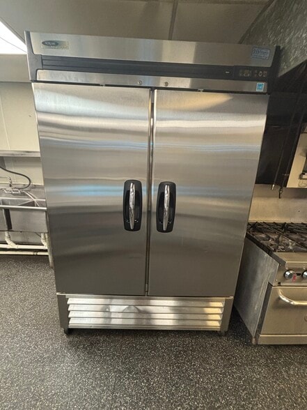 More Photos Of 3221 Lorain Ave, Cleveland Storefront Retail Residential For Lease