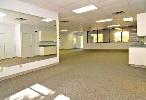 More Photos Of 7147 Curtiss Ave, Sarasota Medical For Sale