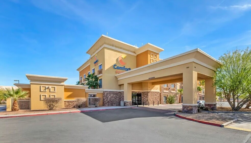 Primary Photo Of 700 W Donlon St, Blythe Hotel For Sale